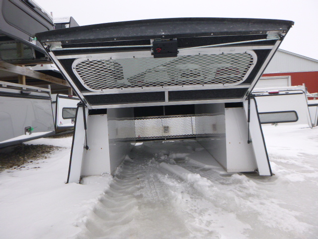 Dodge Ram 8′ White ARE Contractor Truck Cap - Image 3