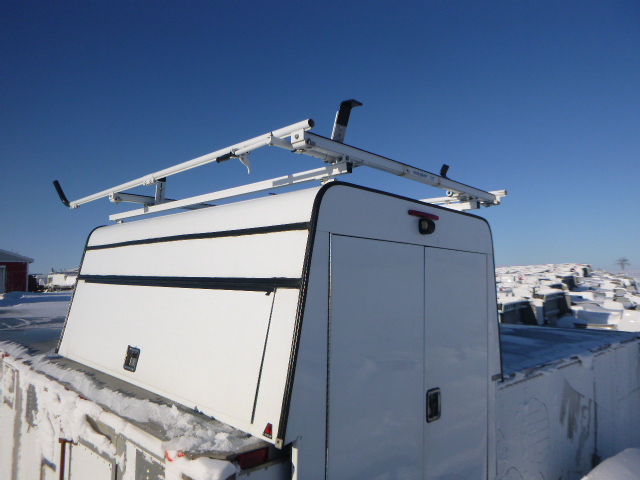 Dodge Ram 8′ White Leer Contractor Truck Cap