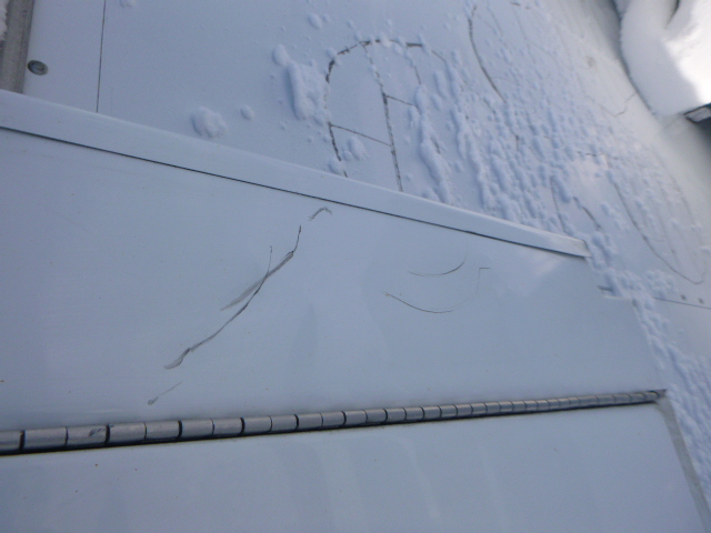 Dodge Ram 8′ White Leer Contractor Truck Cap - Image 5