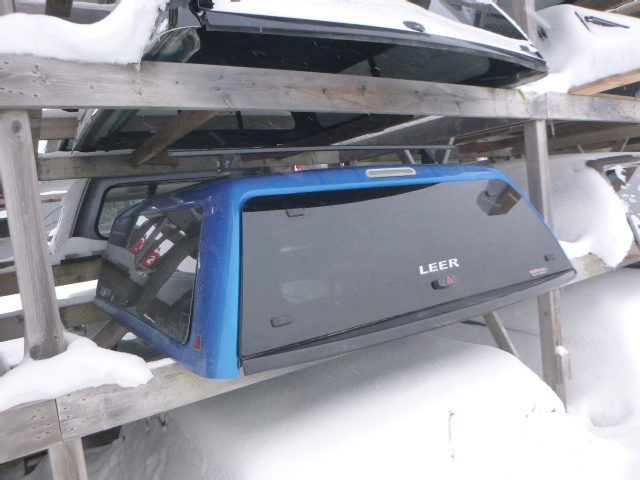 Dodge Ram 6’4 CREW CAB PBJ Hydro Blue Leer100XQ Truck Cap - Image 2