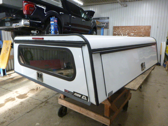 2014 – 2018 GMC Sierra or Chevrolet Silverado 8′ White ARE DCU Contractor Truck Cap - Image 2