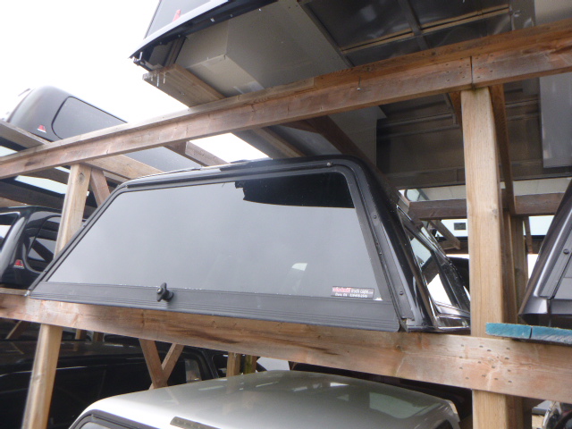 2007 – 2013 Toyota Tundra 6’2 Black ARE Midride Truck Cap - Image 2