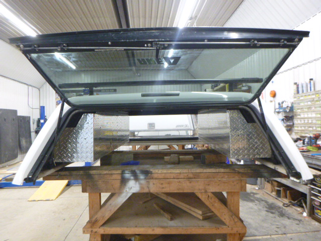 2014 – 2018 Chevrolet Silverado 6’6 GAZ Summit White ARE Truck Cap - Image 3