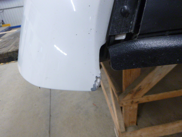 2014 – 2018 Chevrolet Silverado 6’6 GAZ Summit White ARE Truck Cap - Image 4