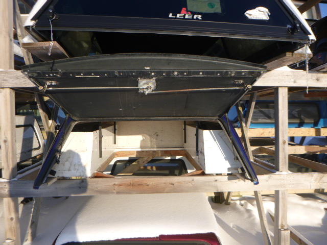 Dodge Ram 6’4 PCL Blue Streak ARE Truck Cap - Image 3