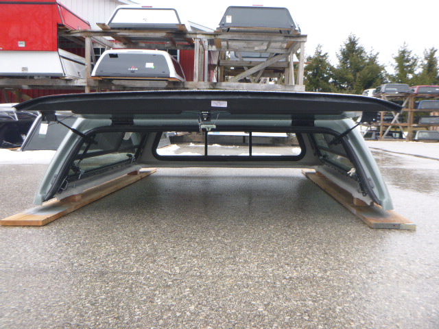 2022 – 2026 Toyota Tundra 6’6 6X3 Lunar Rock Leer100XR Truck Cap - Image 3