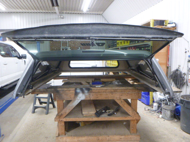 Chevrolet Silverado 1500 6’6 GXD Sharkskin Metallic ARE CX Series Truck Cap - Image 3