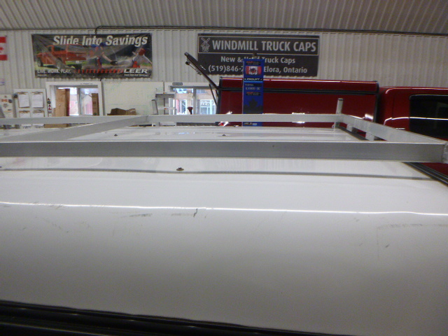 GMC Sierra or Chevrolet Silverado 6’6 White Leer Contractor Truck Cap - Image 9