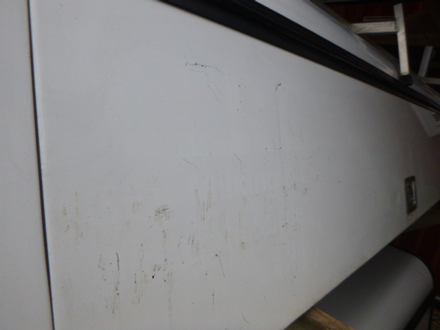 GMC Sierra or Chevrolet Silverado 8′ White Leer DCC Contractor Truck Cap - Image 9