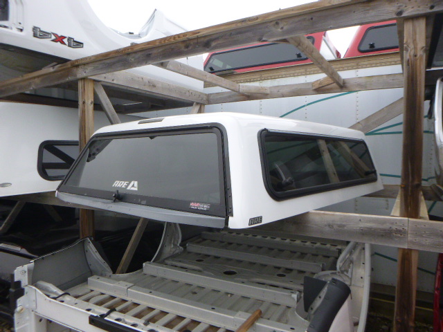 Ford F150 6’6 YZ Oxford White ARE Truck Cap