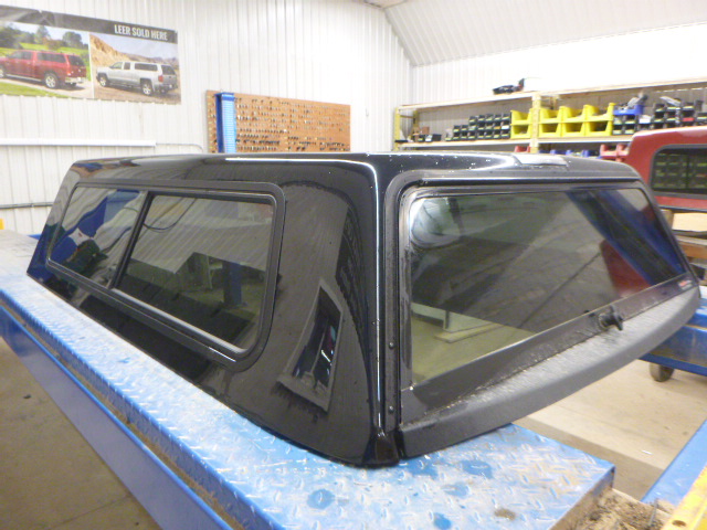 Chevrolet Silverado 1500 6’6 41 Black Contour III Truck Cap - Image 2