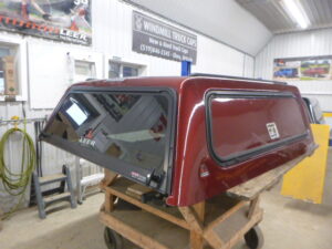 Dodge Ram 5’7 PRV Red Velvet Leer100RCC Truck Cap