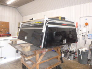 Ford Ranger 6′ Black Leer Contractor Truck Cap