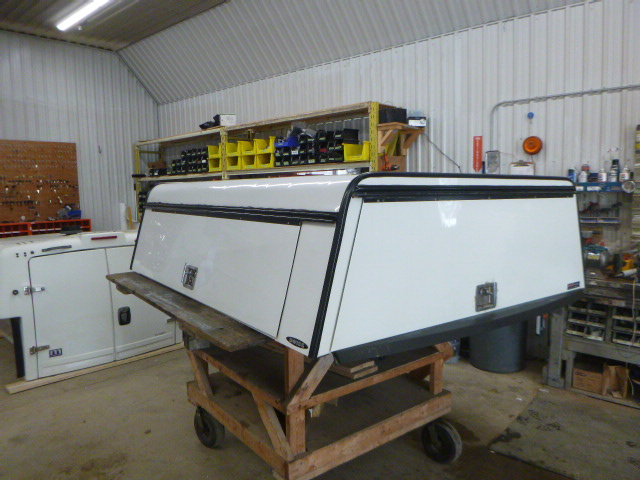 Chevrolet Silverado or GMC Sierra 6’9 HD 2500/3500 White Swiss Contractor Truck Cap - Image 2