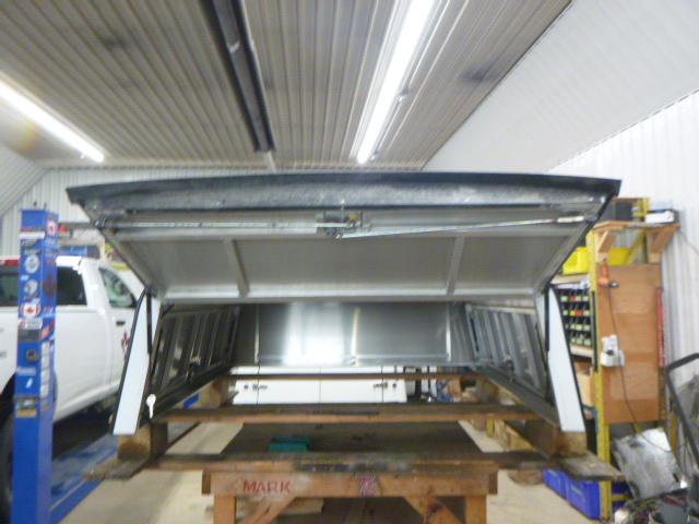 Ford F150 5’6 White ARE Contractor Truck Cap - Image 3