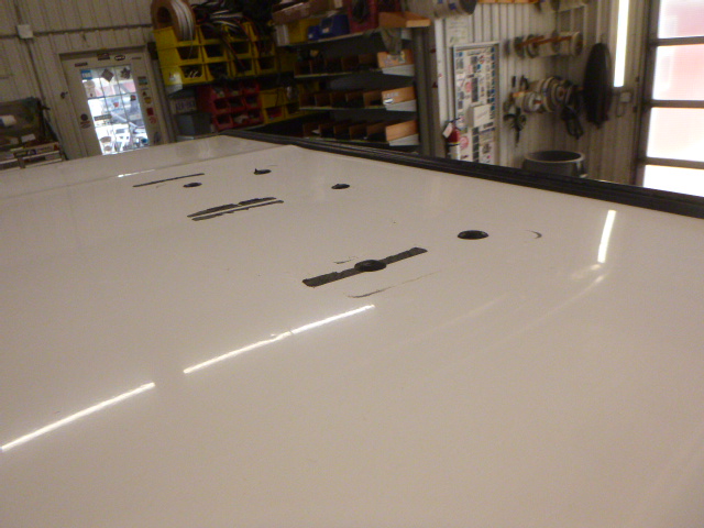 Chevrolet Silverado or GMC Sierra 6’9 HD 2500/3500 White Swiss Contractor Truck Cap - Image 8
