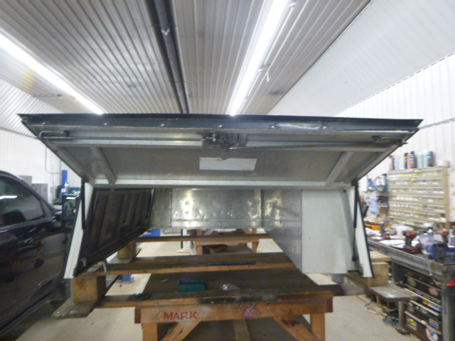 Toyota Tacoma 6’2 White ARE Contractor Truck Cap - Image 3