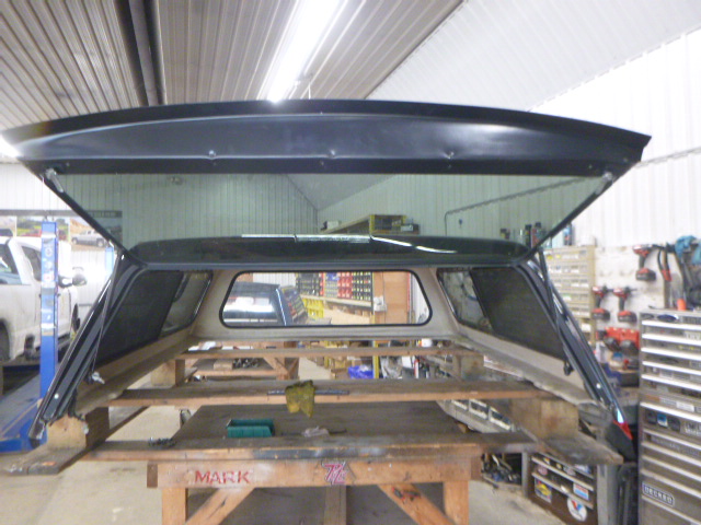Dodge Ram 6’4 CREW Cab PXR Brilliant Black Leer Legend Truck Cap - Image 3