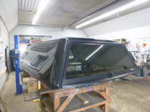 Dodge Ram 6’4 PXR Brilliant Black Contour III Truck Cap