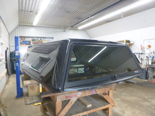 Dodge Ram 6’4 PXR Brilliant Black Contour III Truck Cap