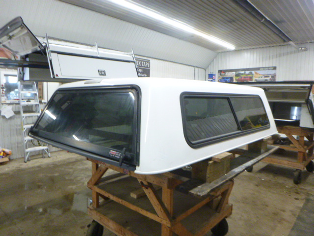 Chevrolet Silverado or GMC Sierra 6’6 50 Olympic White Contour Truck Cap - Image 2