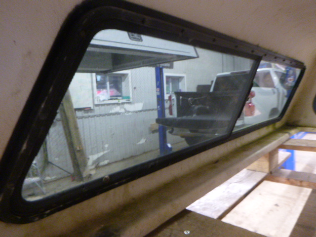 Chevrolet Silverado or GMC Sierra 6’6 50 Olympic White Contour Truck Cap - Image 4