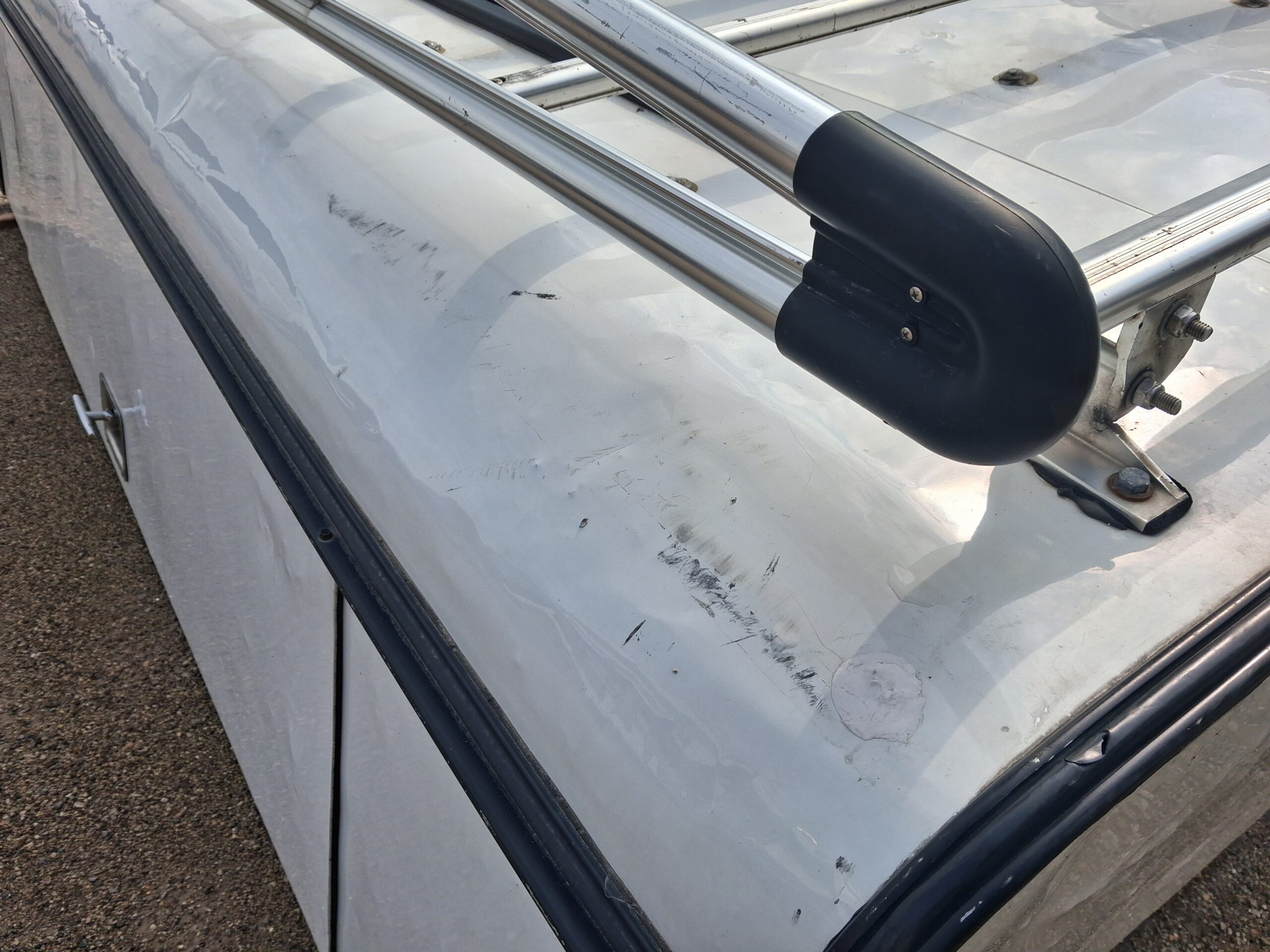 Ford Superduty 8′ White Contractor Truck Cap - Image 7