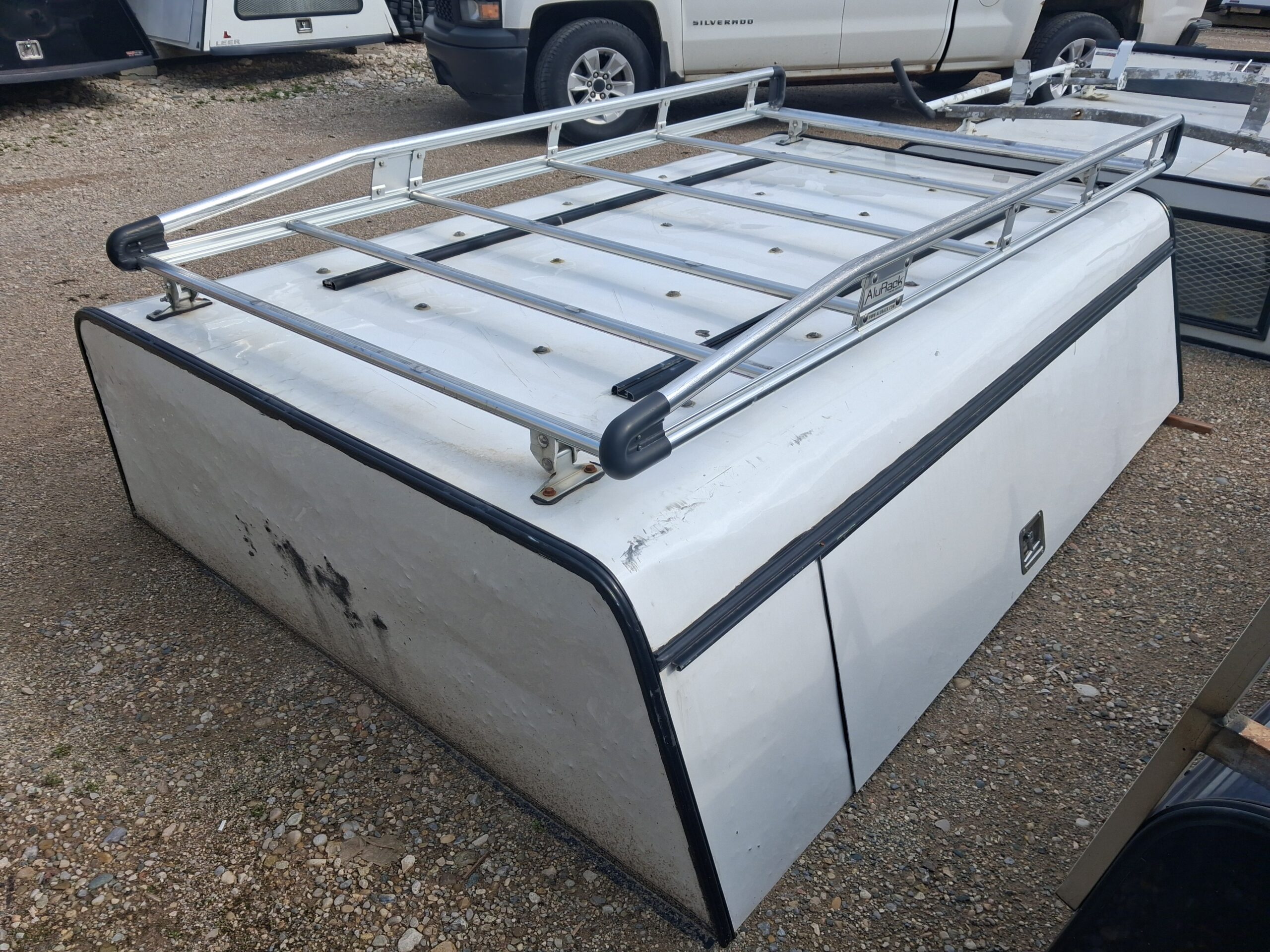 Ford Superduty 8′ White Contractor Truck Cap - Image 3