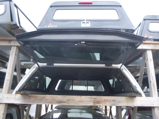 Ford F150 5’6 UX Ignot Silver Leer100XL Truck Cap - Image 3