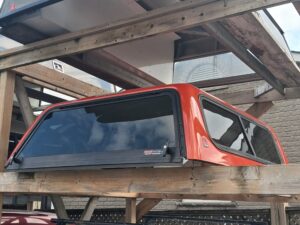 Chevrolet Colorado or GMC Canyon 5’2 74 Victory Red Leer100R Truck Cap