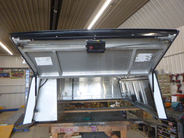 Chevrolet Colorado or GMC Canyon 6’2 White ARE Contractor Truck Cap - Image 2