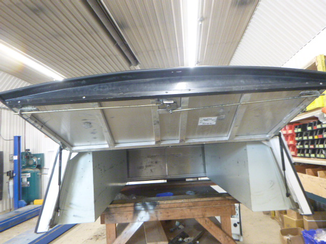 Dodge Ram 6’4 White Swiss Contractor Truck Cap - Image 3