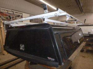 Dodge Ram 8′ Black Leer Contractor Truck Cap