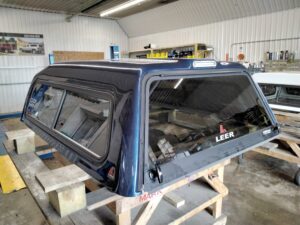 Toyota Tacoma 6’2 8P4 Blue Leer180 Truck Cap
