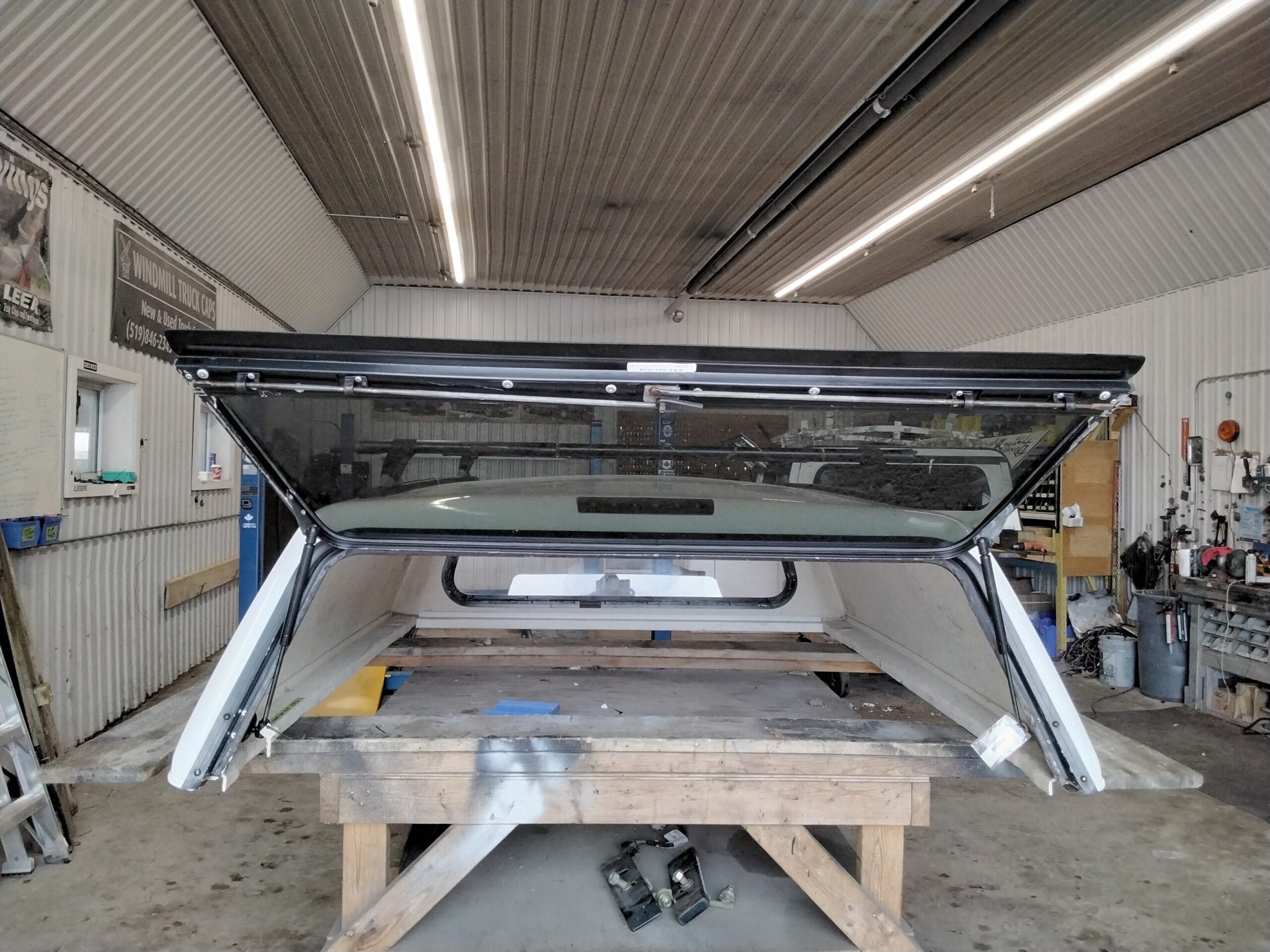 Toyota Tacoma 6’2 040 Super White ARE Truck Cap - Image 3