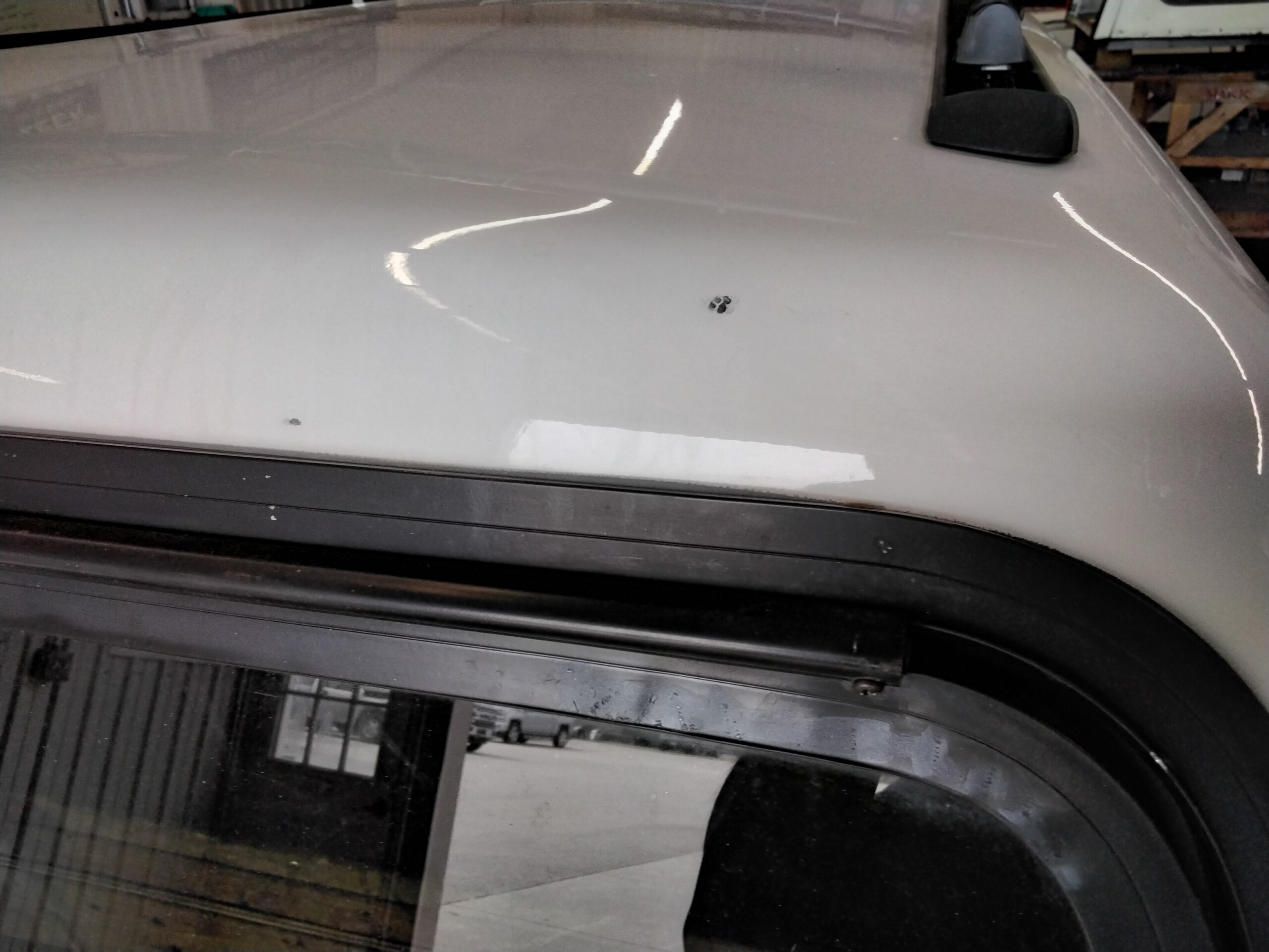 Toyota Tacoma 6’2 040 Super White ARE Truck Cap - Image 7