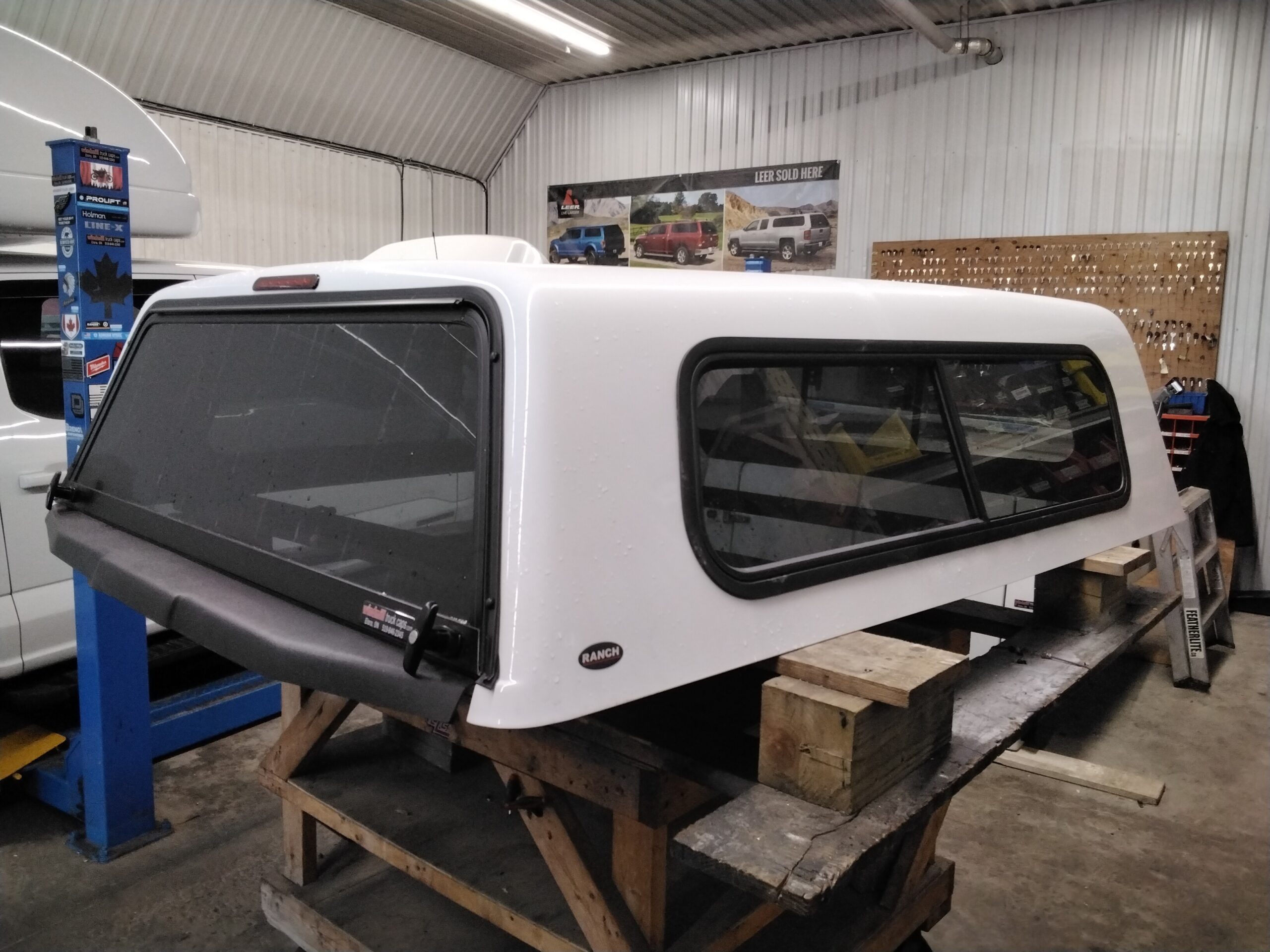 Ford F150 6’6 YZ White Ranch Echo Truck Cap