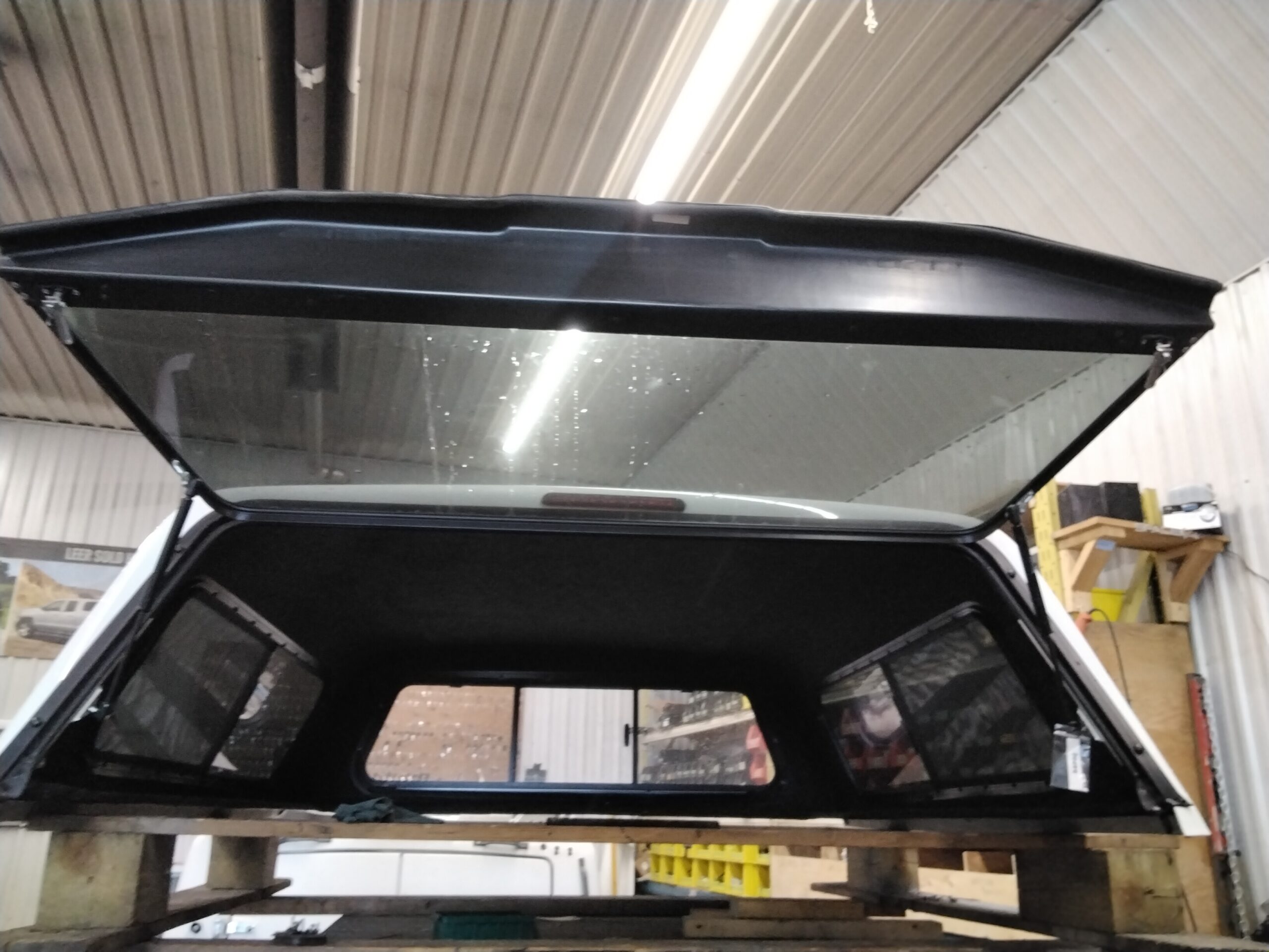 Ford F150 6’6 YZ White Ranch Echo Truck Cap - Image 3
