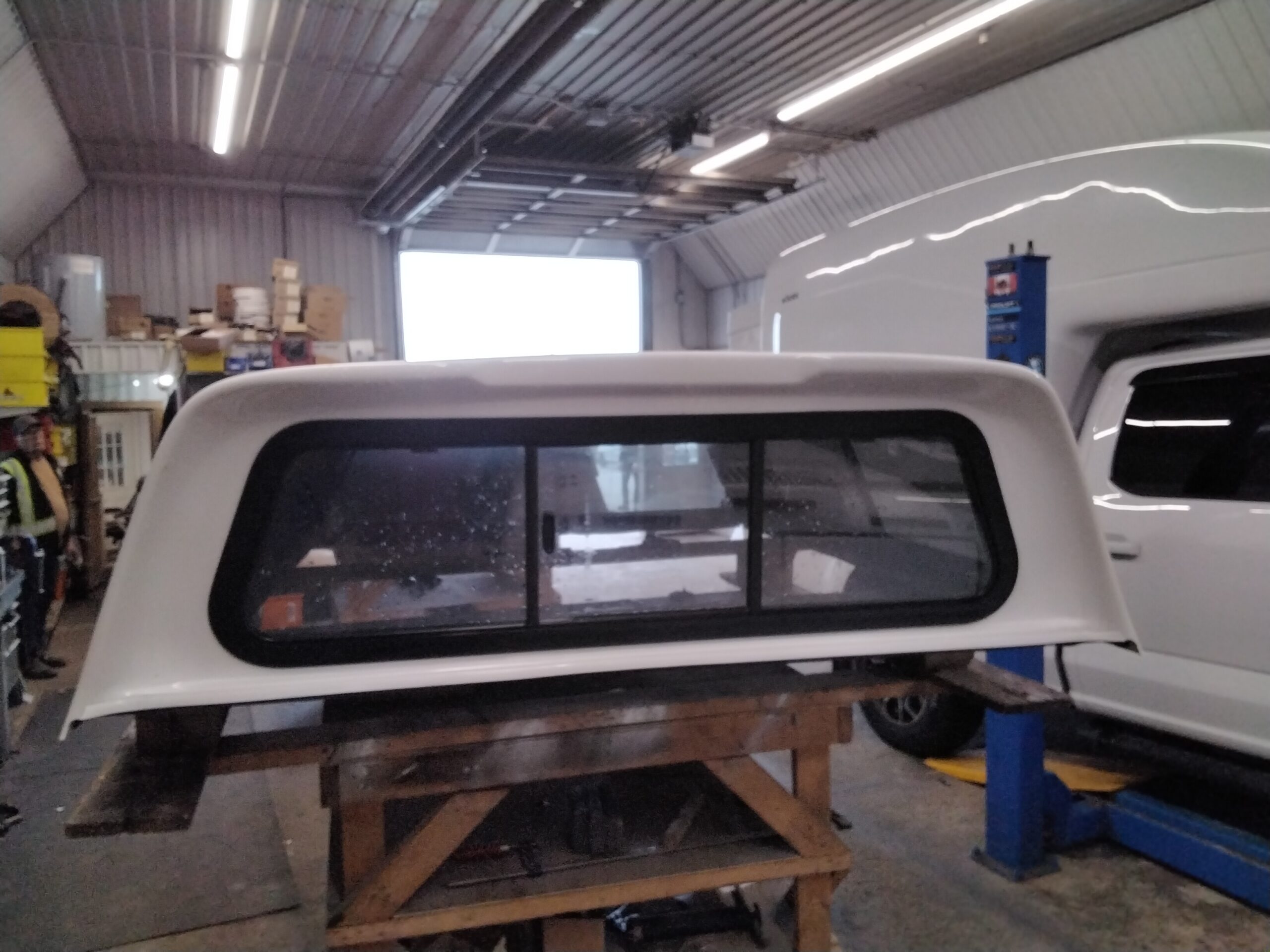 Ford F150 6’6 YZ White Ranch Echo Truck Cap - Image 4