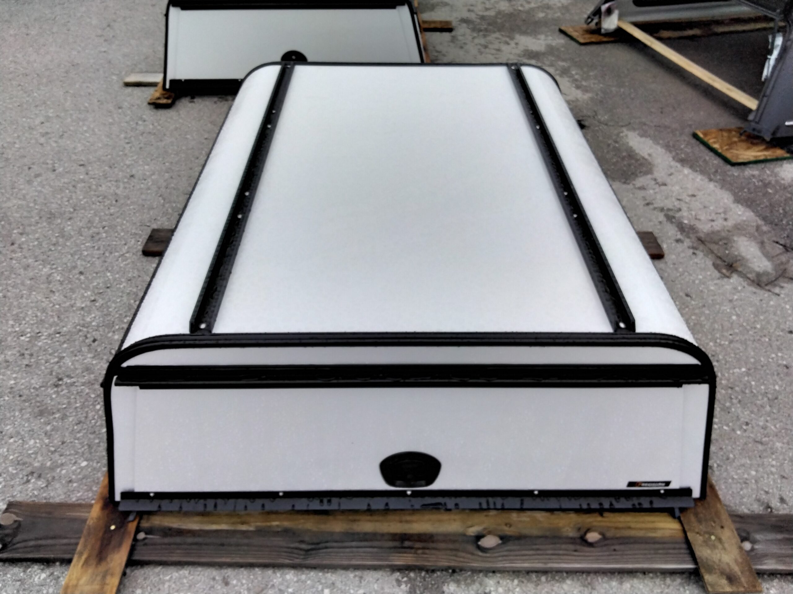 Ford Maverick 5′ NEW White Precision Truck Cap - Image 4