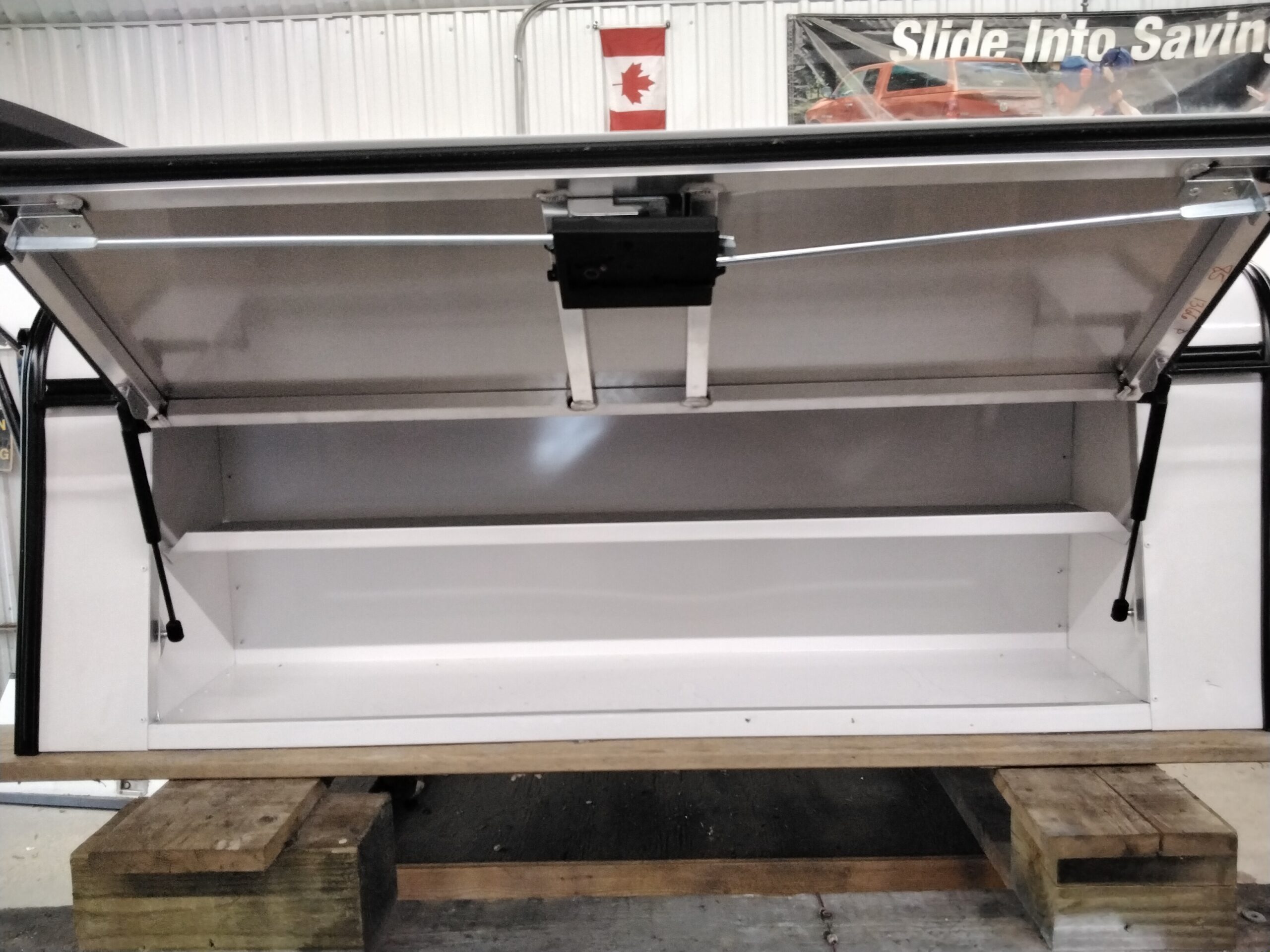 Chevrolet Colorado or GMC Canyon 5’2 White ARE Contractor Truck Cap - Image 4