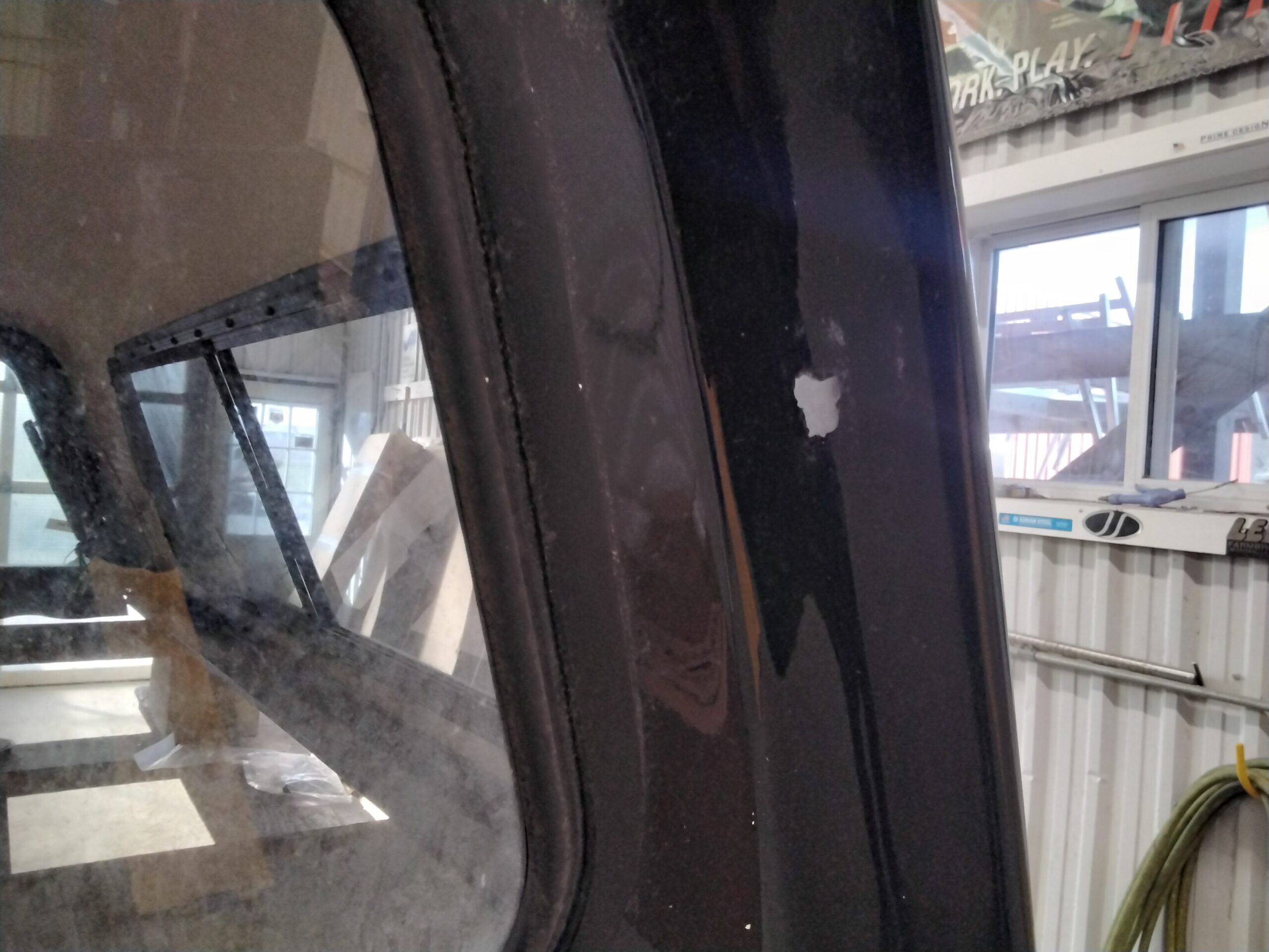 Ford F150 6’6 UA Ebony Black Contour III Truck Cap - Image 5