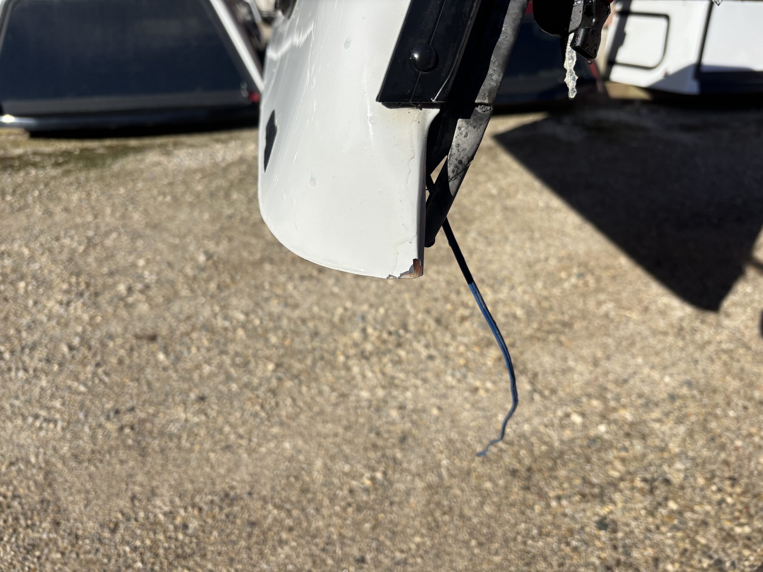 Ford F150 6’6 YZ Oxford White ARE Truck Cap - Image 5