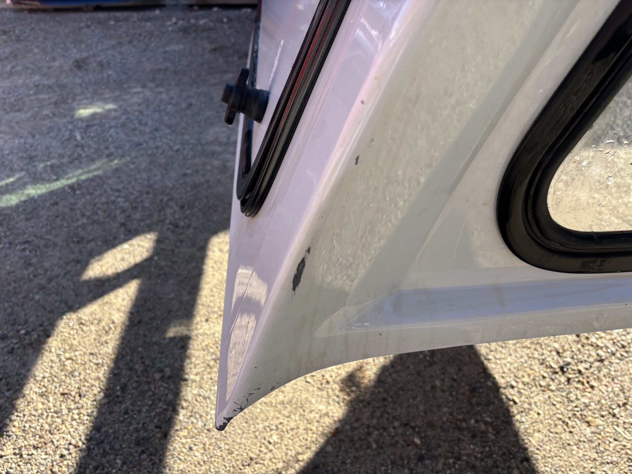 Ford F150 6’6 YZ Oxford White ARE Truck Cap - Image 9