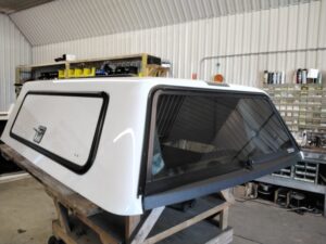 Ford Superduty 6’9 Z1 Oxford White Contour III Truck Cap