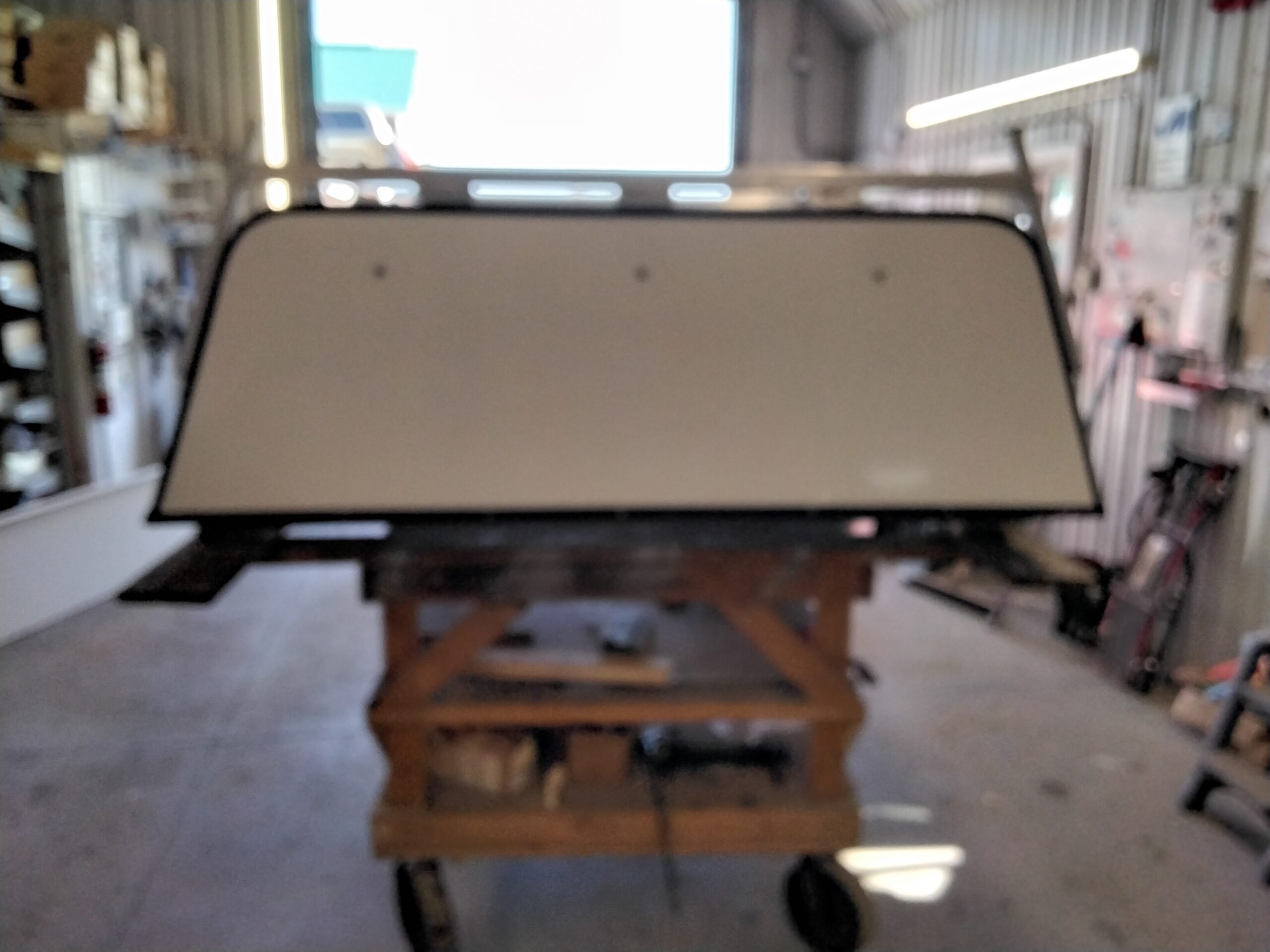 Ford F150 6’6 White Leer Contractor Truck Cap - Image 4