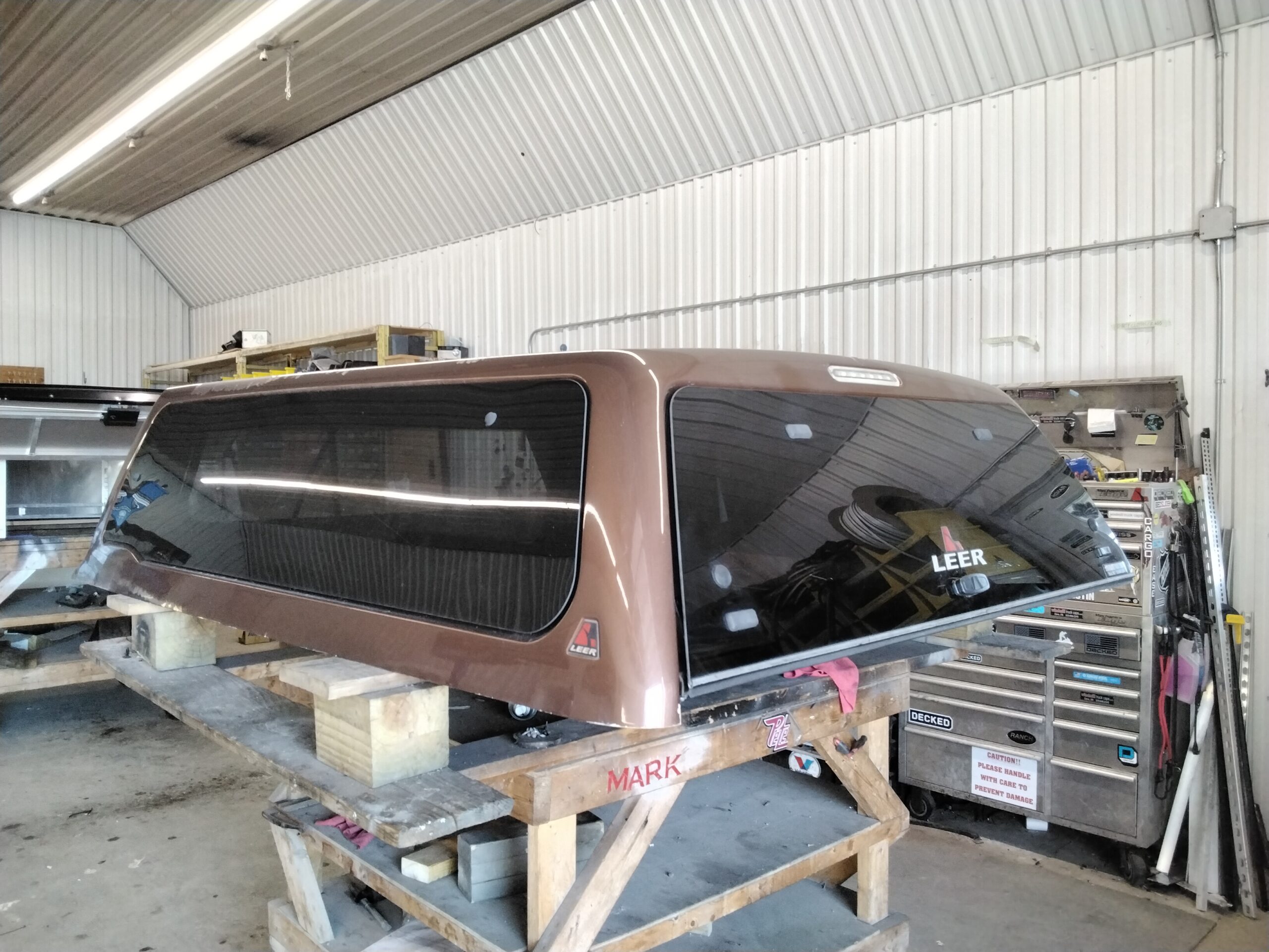 Ford F150 6’6 JQ Golden Bronze Leer100XQ Truck Cap