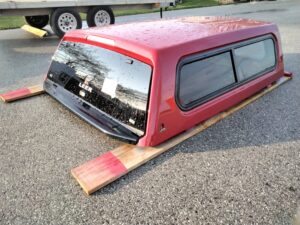 Nissan Frontier 6’2 A20 Scarlet Red Leer100XR Truck Cap