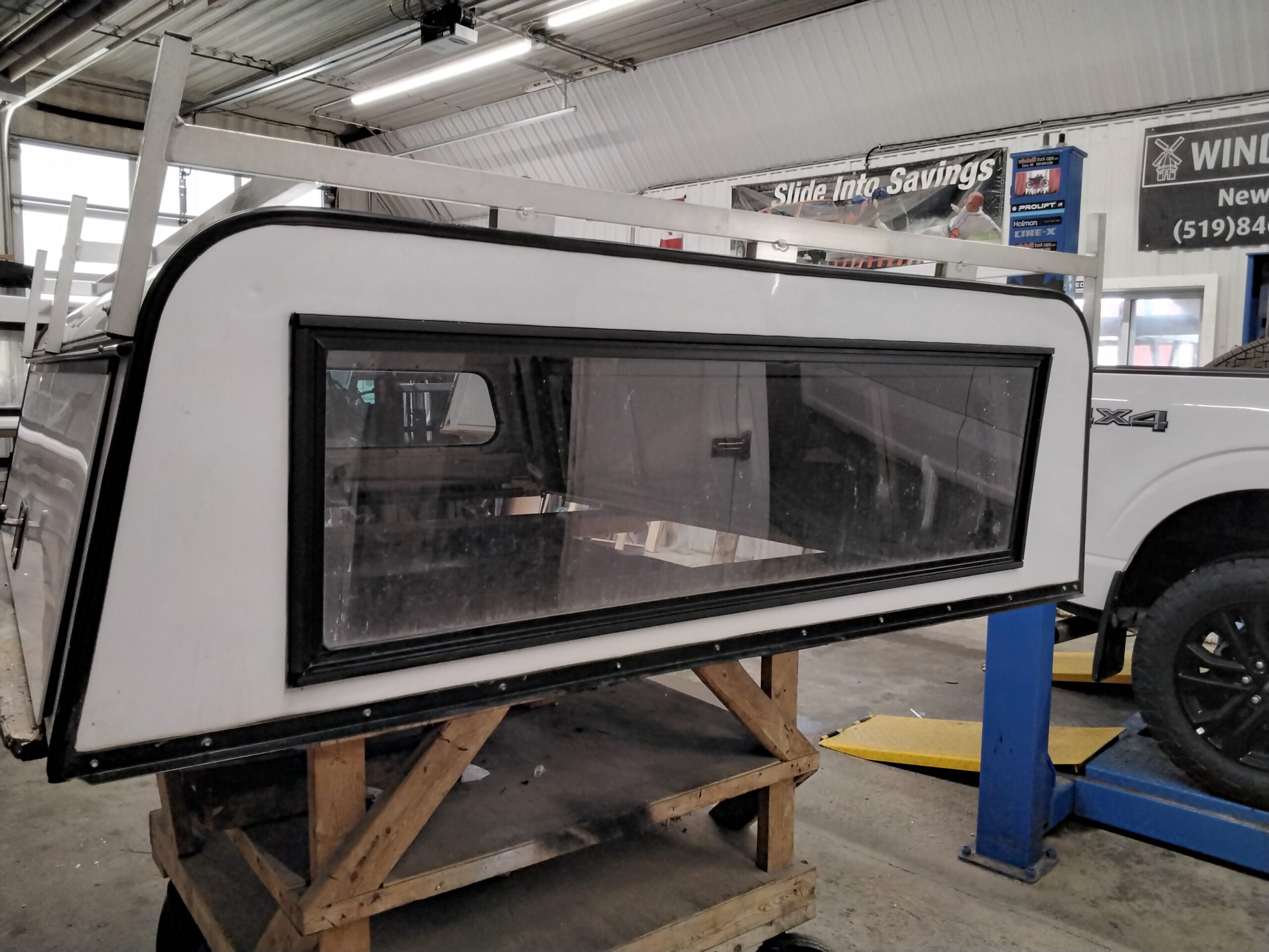 GMC Sierra or Chevrolet Silverado 6’6 White ARE Contractor Truck Cap - Image 4