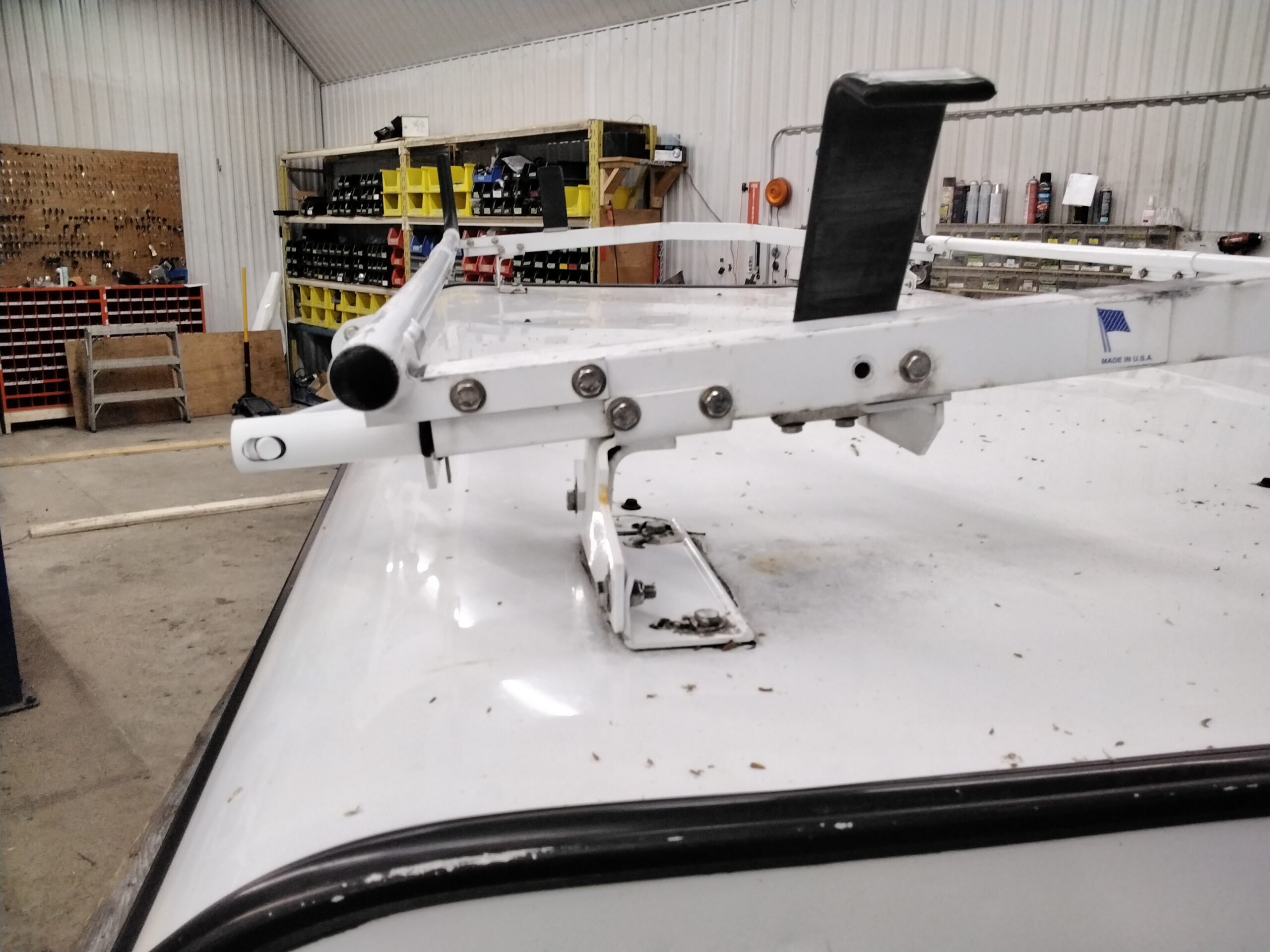 GMC Sierra or Chevrolet Silverado 8′ White ARE Contractor Truck Cap - Image 9